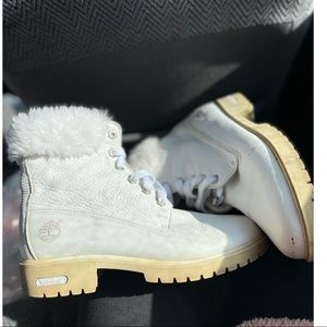 Timberland white leather sparkle faux fur woman’s